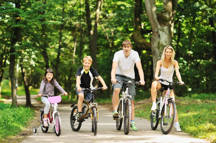 Faire du vélo en famille